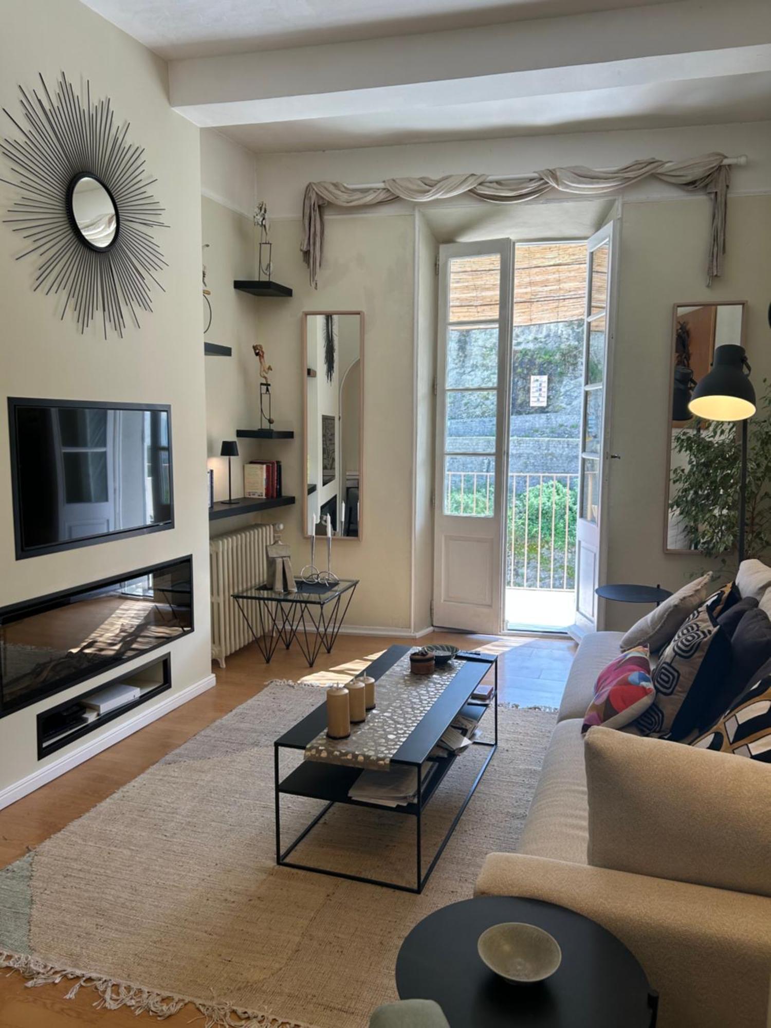 Pont Apartment *